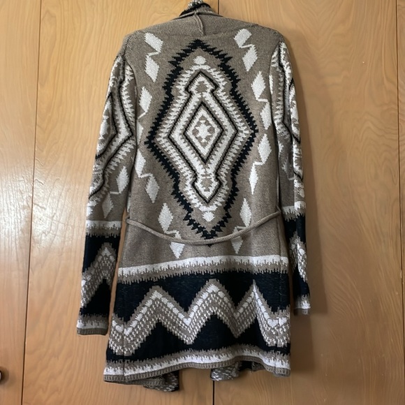 🖤🤎Thick Tribal Sweater🤎🖤 - Picture 3 of 5